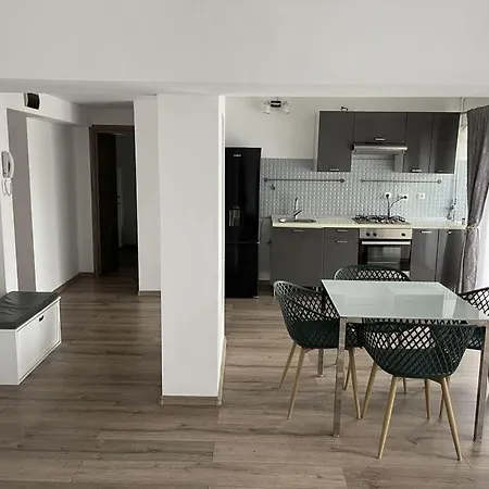Apartament 2 Camere Lux アパート Schitu